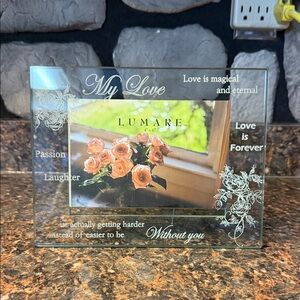 Glass Photo Frame with Floral Design holds 4 x 6 photo